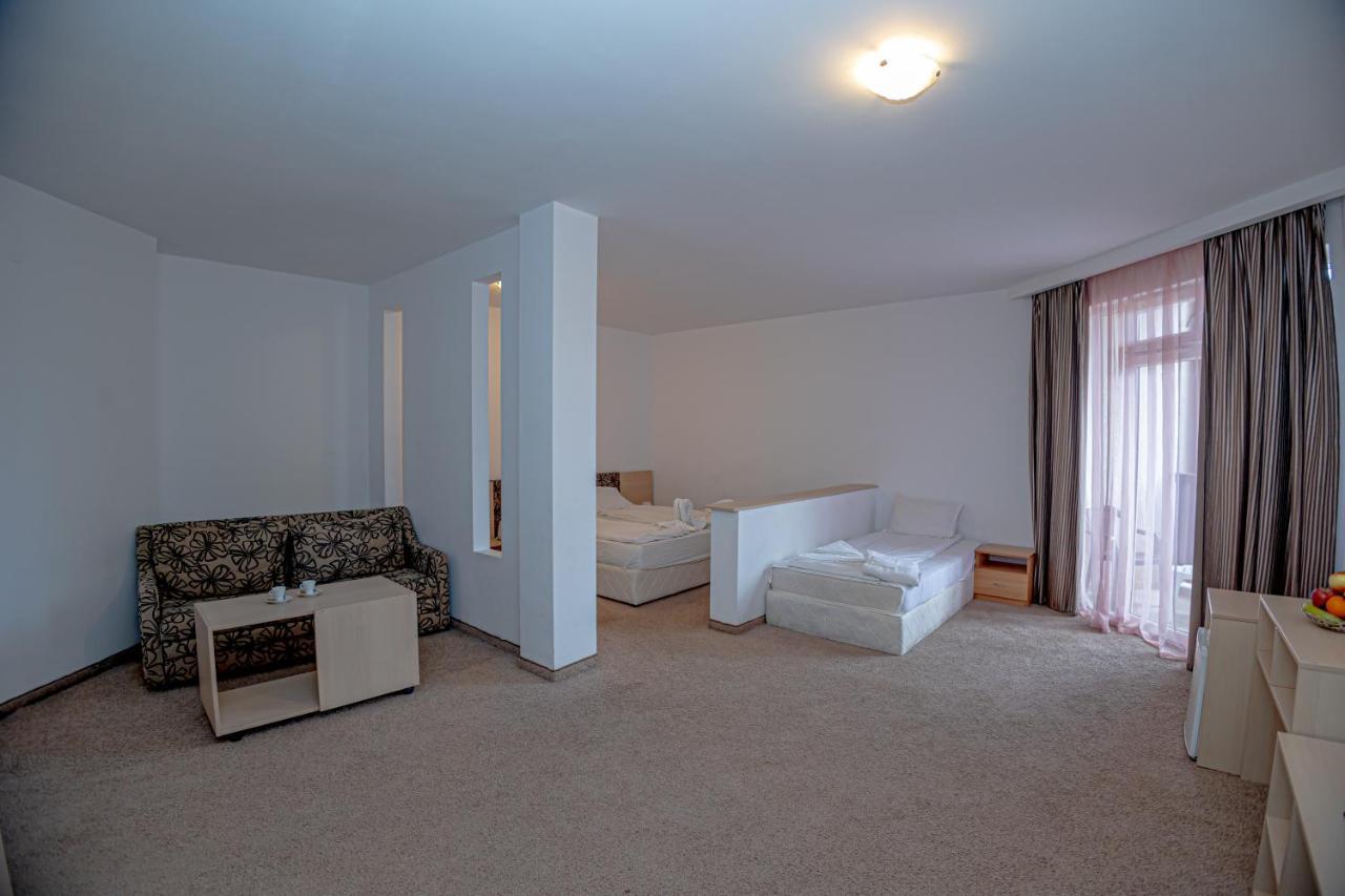 Thermal Hotel Seven Seasons บันยา ภายนอก รูปภาพ